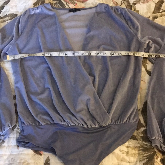 Gorgeous mauve velour bodysuit - Picture 2 of 4